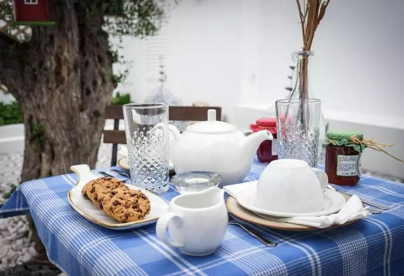 تختخواب و صبحانه Maria`s Guesthouse