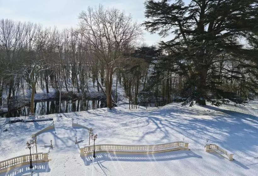 ホテル Château Du Rollin Orléans   La Chapelle St Mesmin