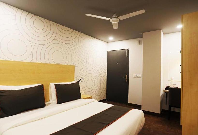 ホテル Collection O 76056 Slf Mall Sector30