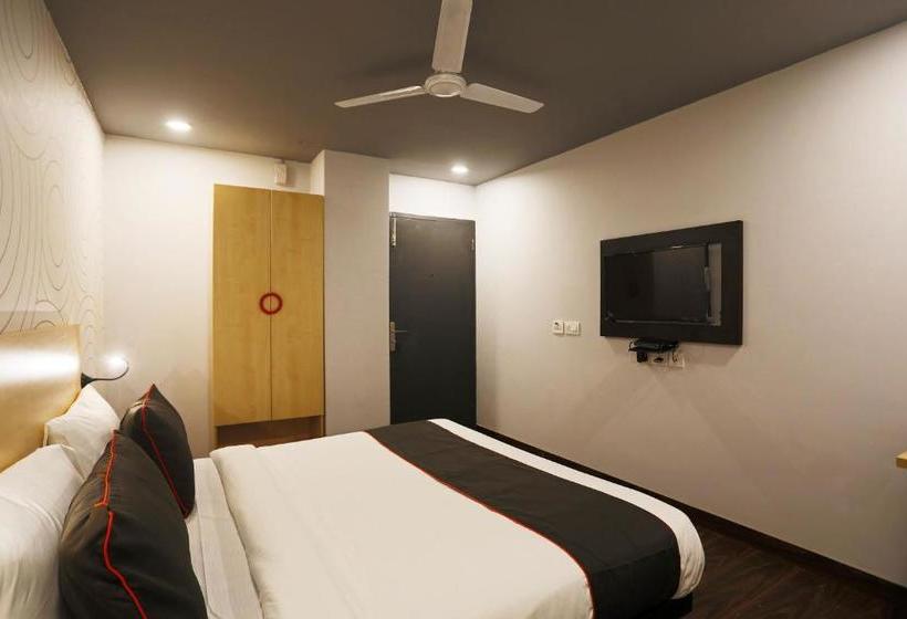 ホテル Collection O 76056 Slf Mall Sector30