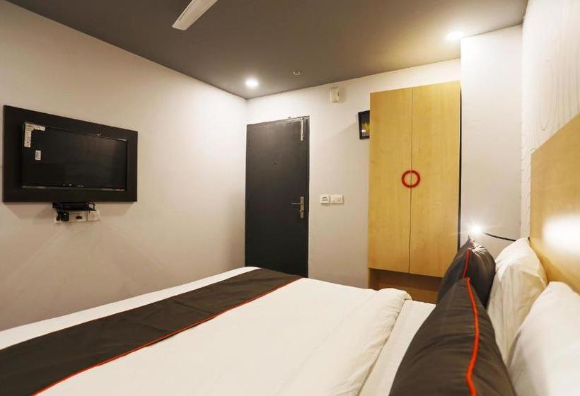 ホテル Collection O 76056 Slf Mall Sector30