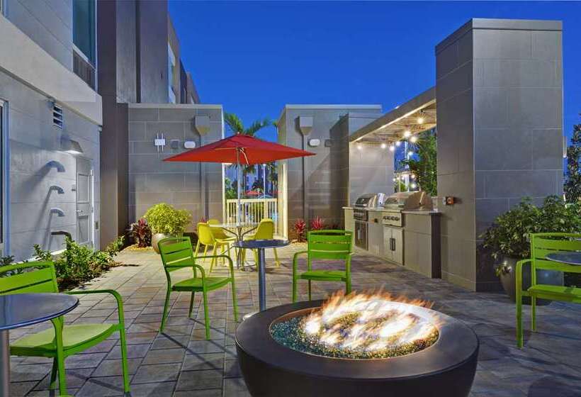 ホテル Home2 Suites By Hilton Fort Myers Colonial Blvd