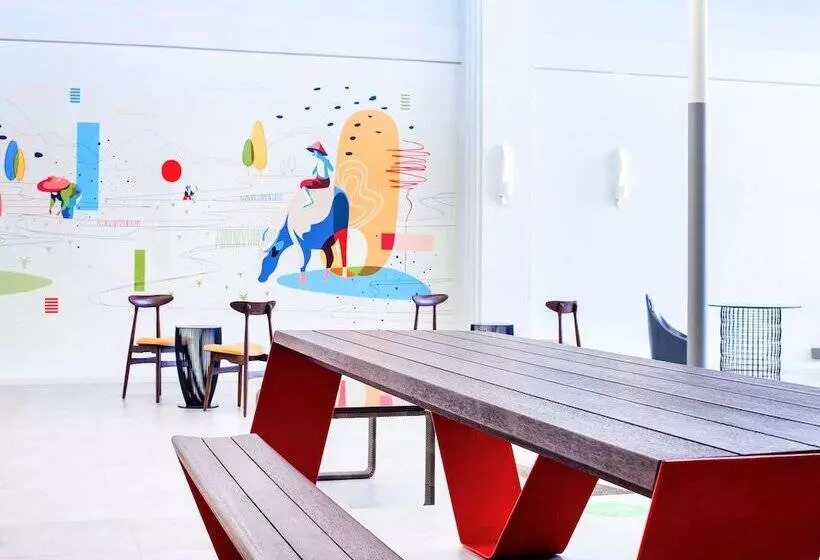 ホテル Ibis Styles Bandung Grand Central
