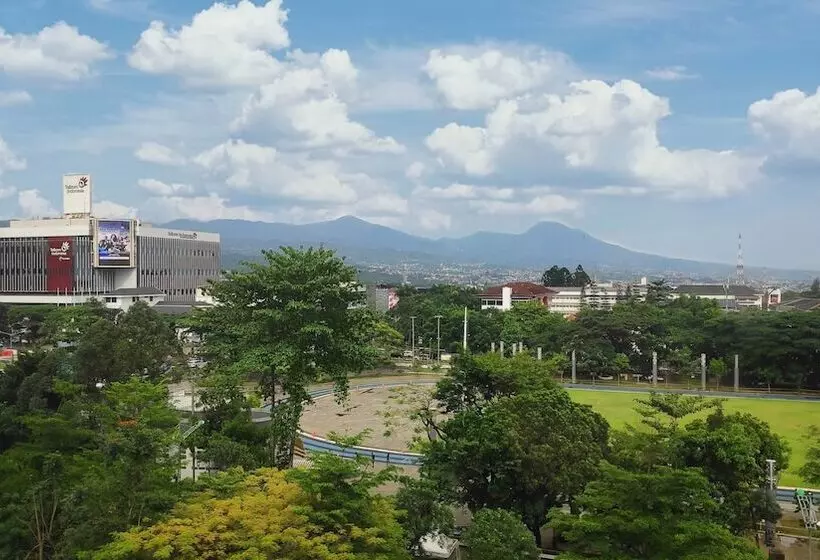ホテル Ibis Styles Bandung Grand Central