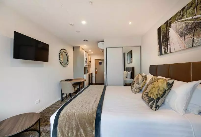 هتل La Quinta By Wyndham Remarkables Park Queenstown