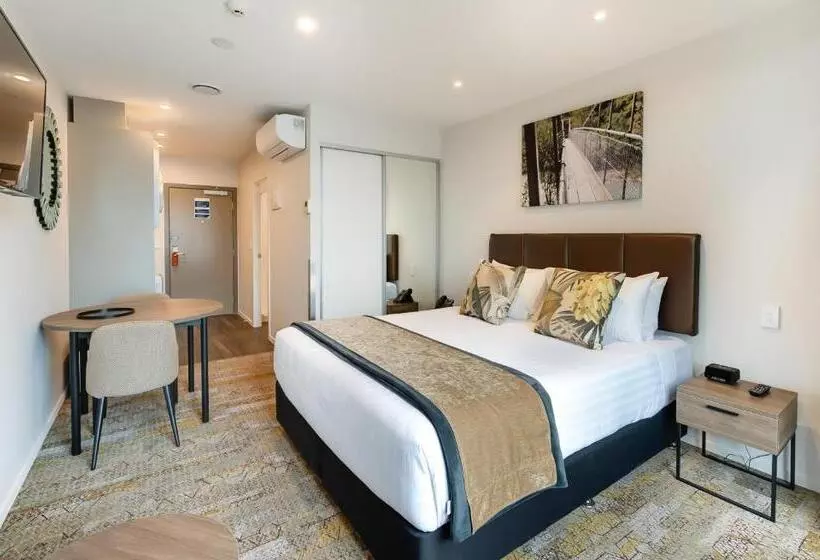 هتل La Quinta By Wyndham Remarkables Park Queenstown