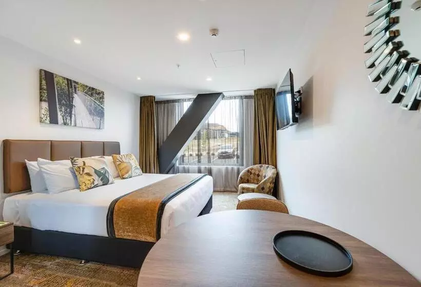 هتل La Quinta By Wyndham Remarkables Park Queenstown