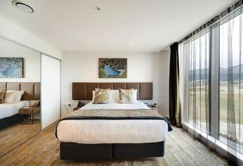 هتل La Quinta By Wyndham Remarkables Park Queenstown