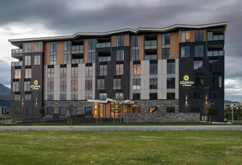 هتل La Quinta By Wyndham Remarkables Park Queenstown