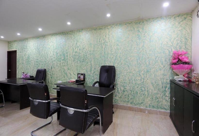 Hotel Oyo 29173 The Grand, Jammu