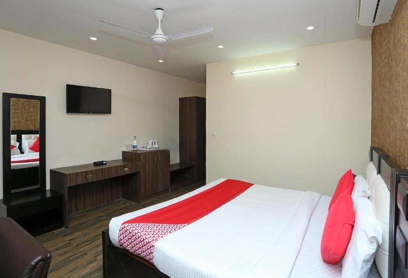 Hotel Oyo 29173 The Grand, Jammu