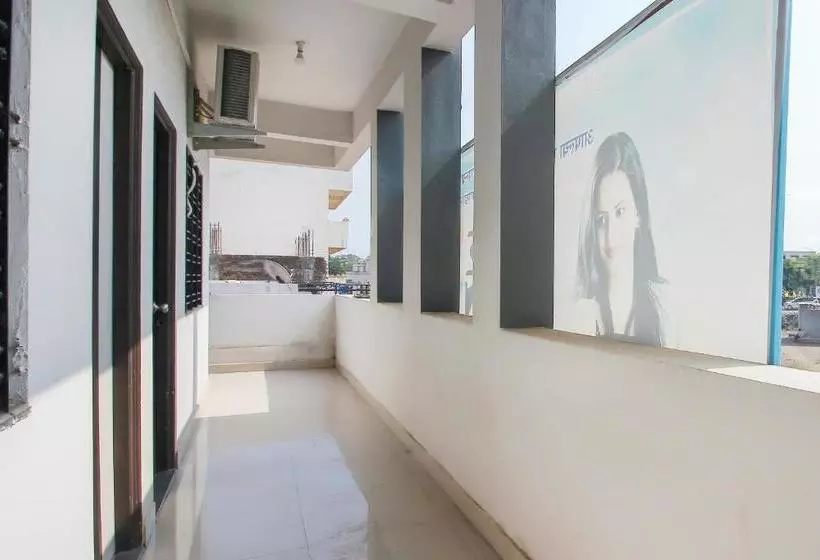 Hotelli Oyo 46968 Mahakal Inn