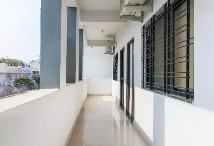 Hotelli Oyo 46968 Mahakal Inn