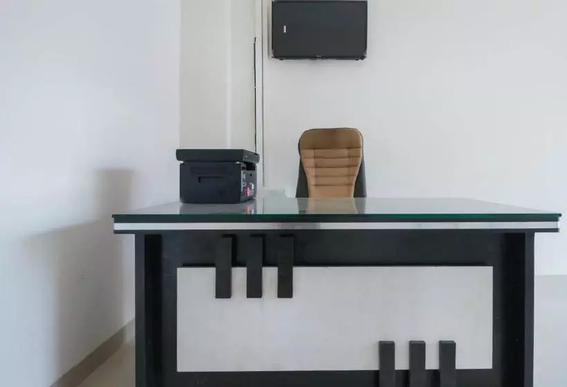 Hotelli Oyo 46968 Mahakal Inn