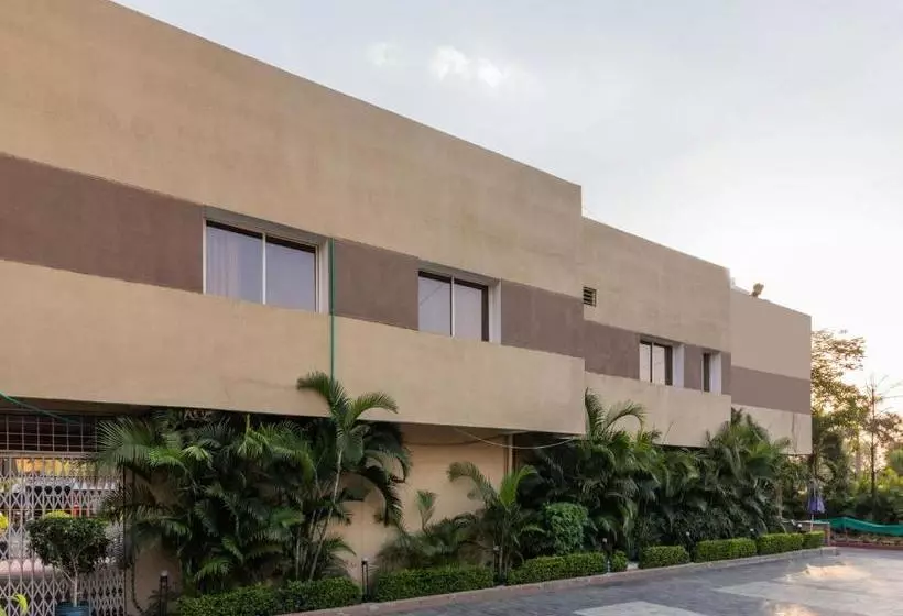 Capital O 78366 Hotel Relax Inn