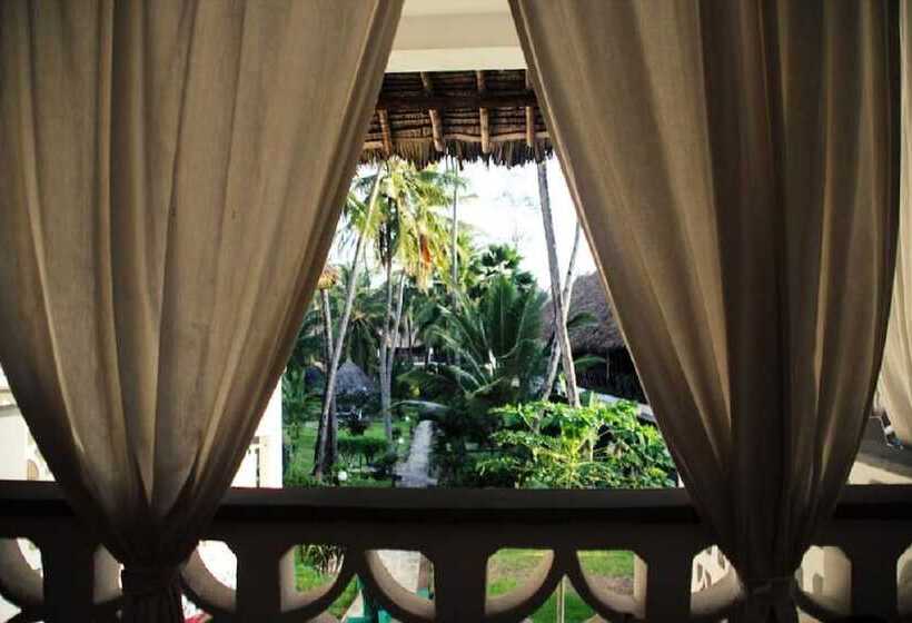 پانسیون Room In Guest Room Beautiful Ascot Residence Right On White Sandy Beach