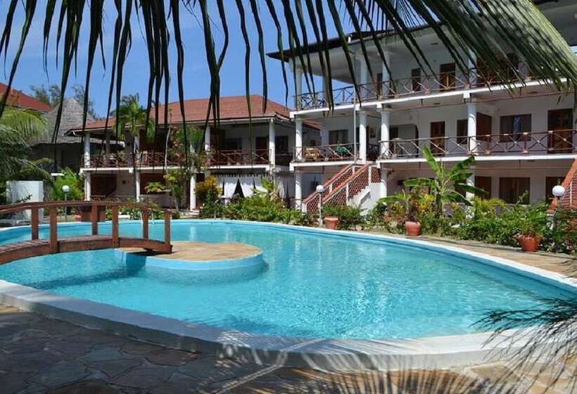 پانسیون Room In Guest Room Beautiful Ascot Residence Right On White Sandy Beach