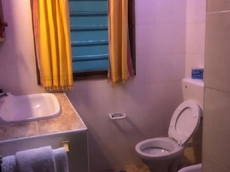 پانسیون Room In Guest Room Beautiful Ascot Residence Right On White Sandy Beach