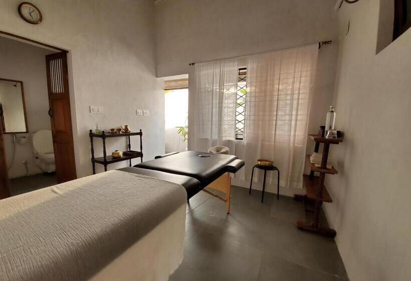 פנסיון Kariappa House