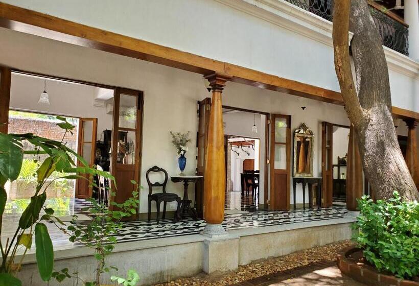 פנסיון Kariappa House