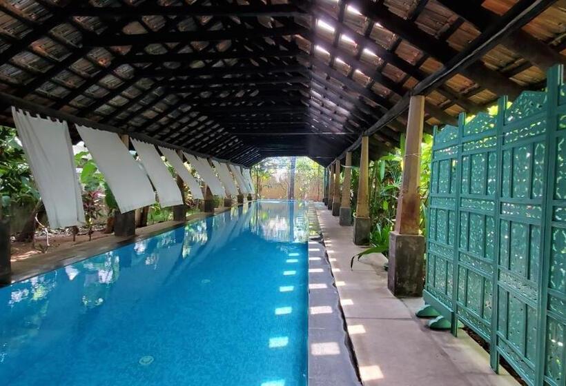 פנסיון Kariappa House