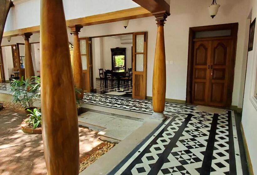 פנסיון Kariappa House