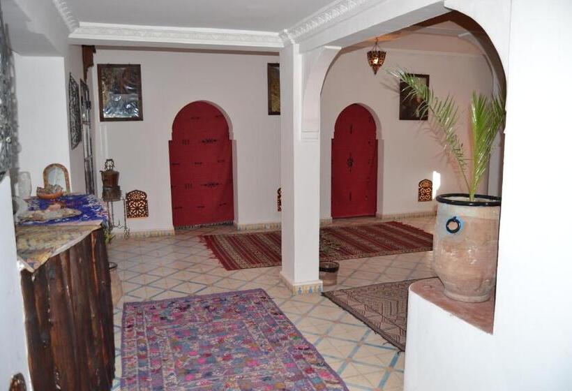 הוסטל Auberge Tissadrine