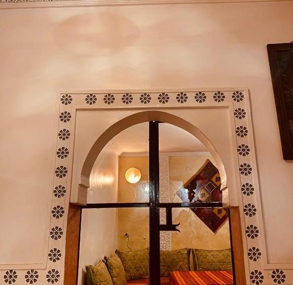 הוסטל Auberge Tissadrine