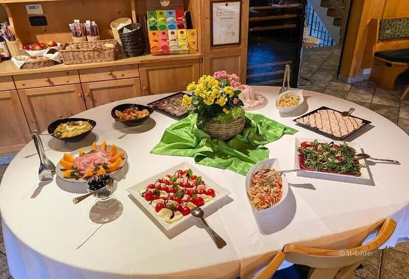 ユースホステル Gasthof Trausberg