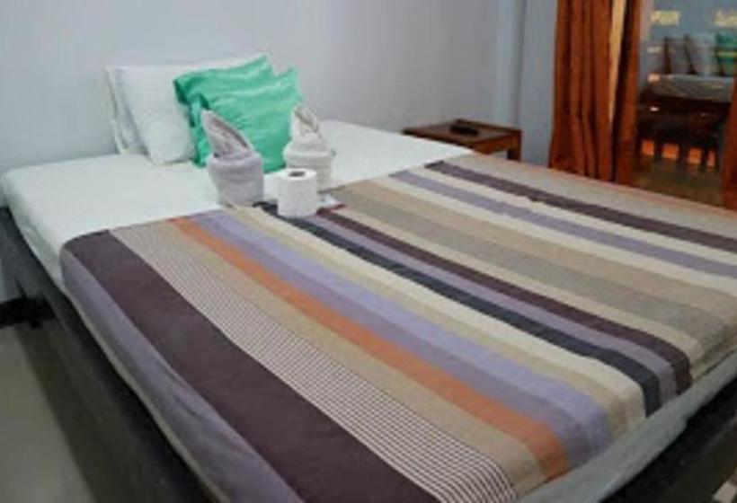 فندق صغير Oyo 718 Socrates Place