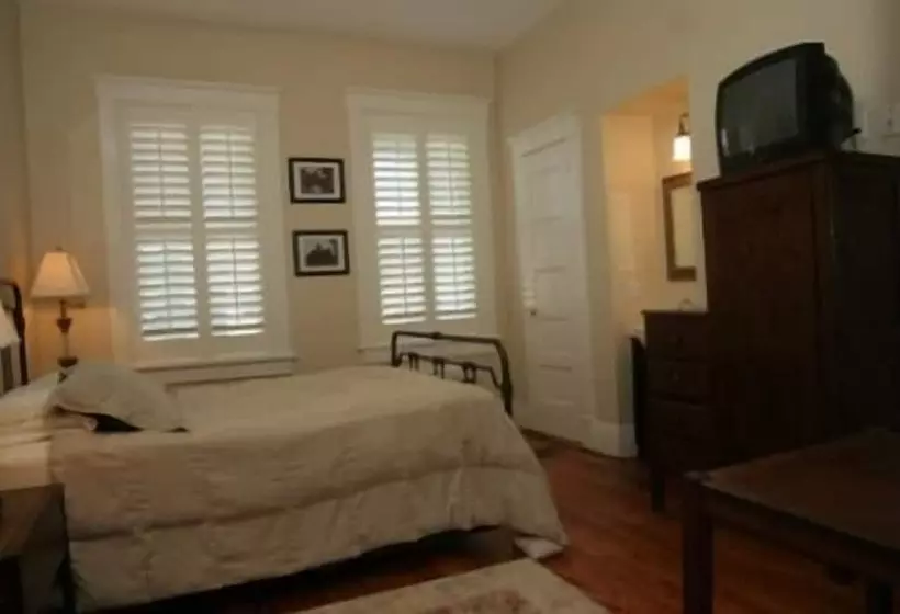 Retkeilymaja Riverview