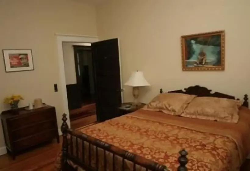 Retkeilymaja Riverview