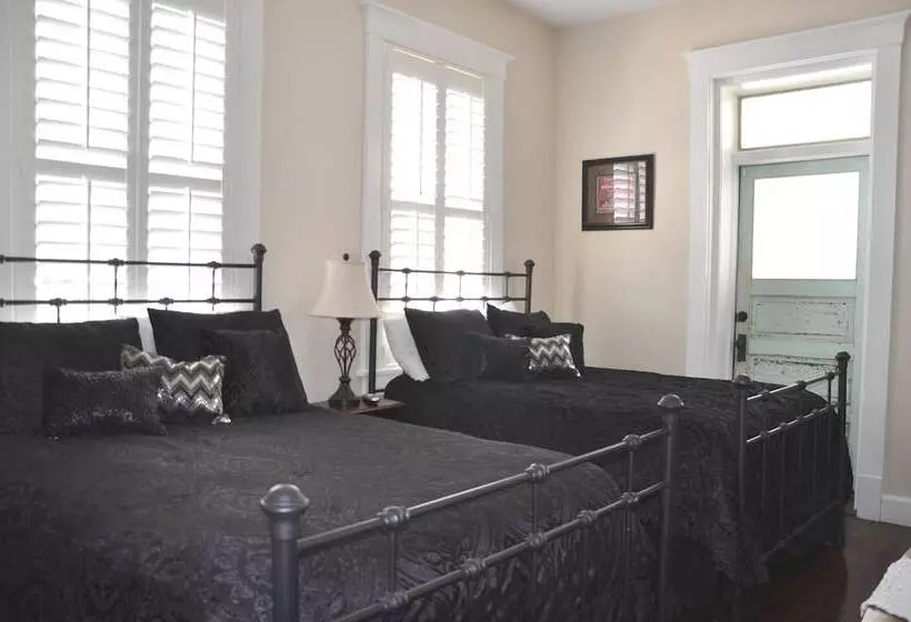 Retkeilymaja Riverview