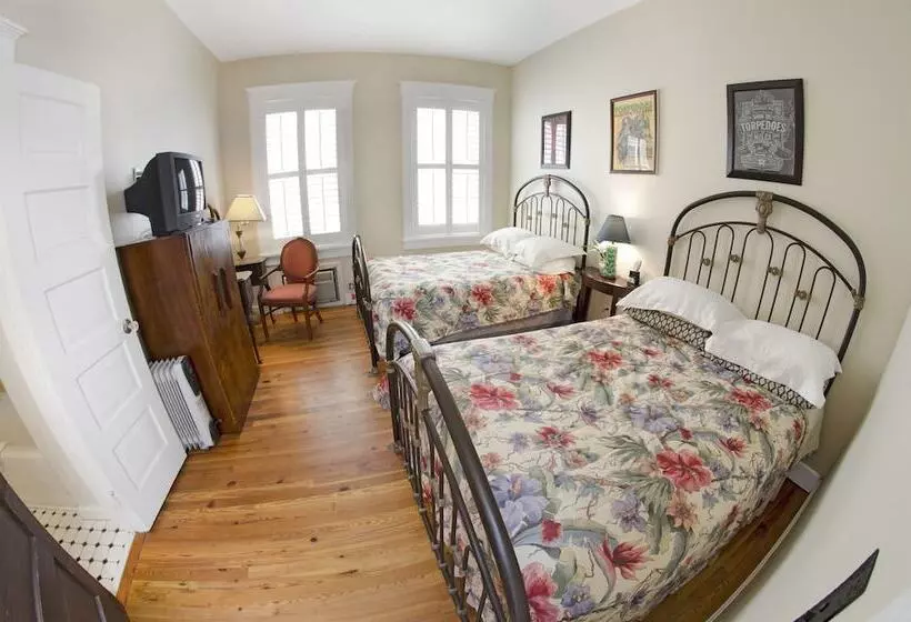 Retkeilymaja Riverview