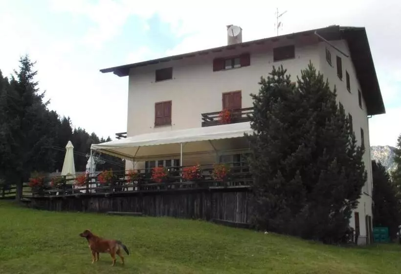 Hotelli Albergo Al Forte