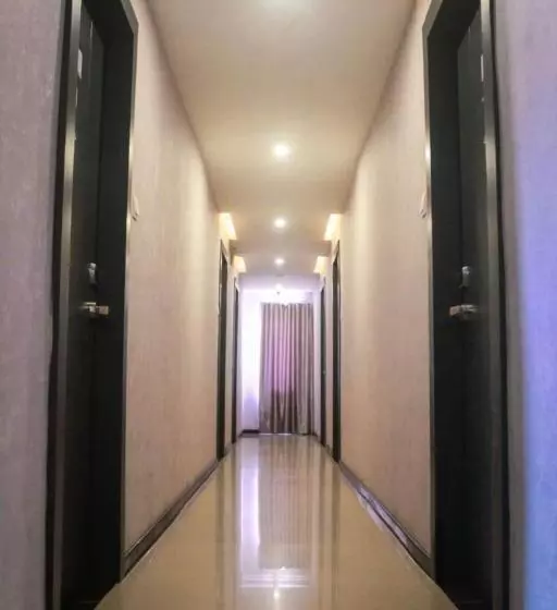 Hotelli Crew Express