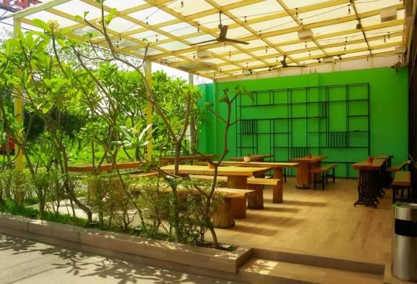 Hotelli Crew Express