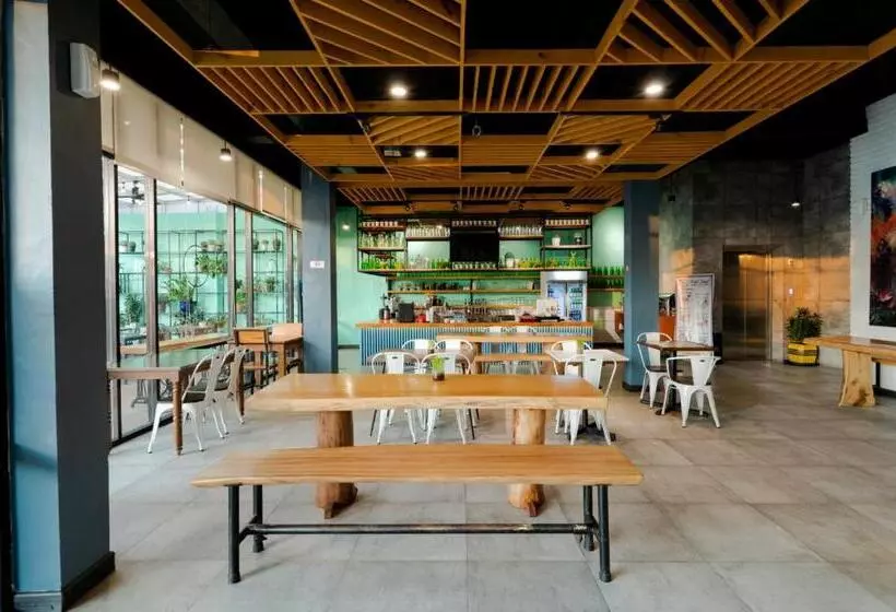 Hotelli Crew Express