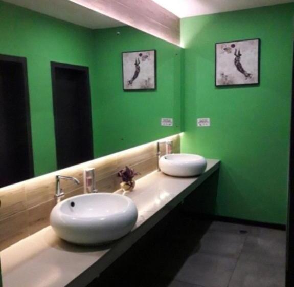 בית מלון כפרי Crew Express