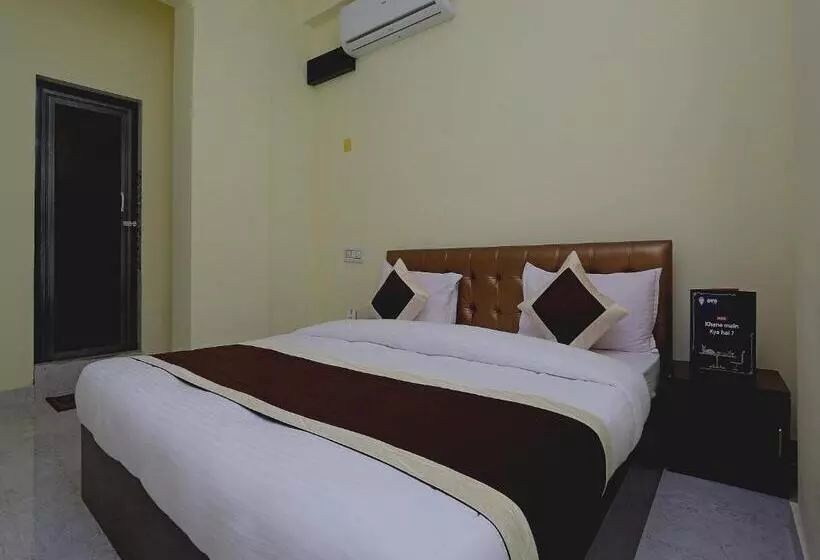 ホテル Oyo 11547  Mona Palace