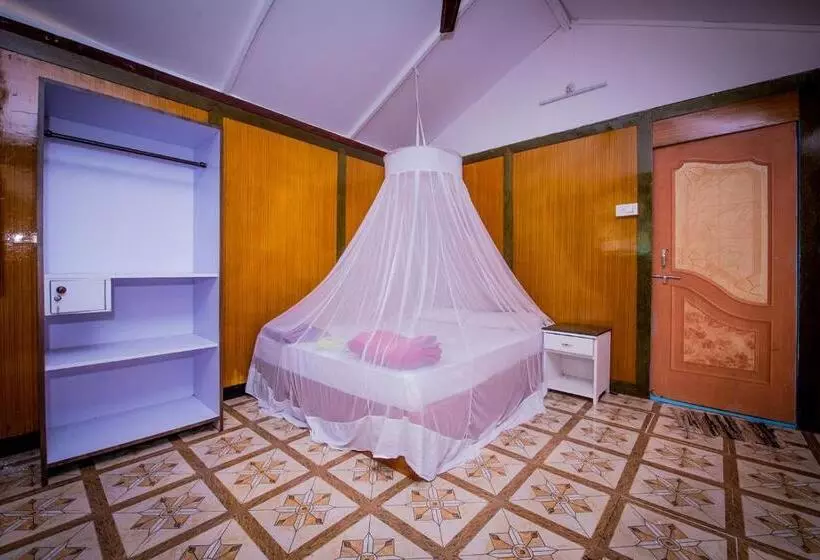 Resort Om Sai Beach Huts