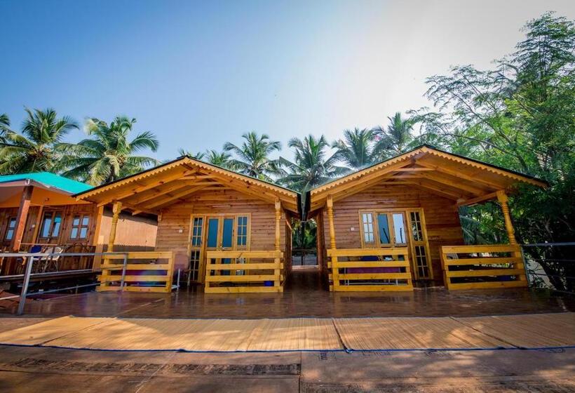 Resort Om Sai Beach Huts