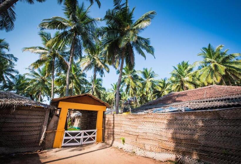 Resort Om Sai Beach Huts