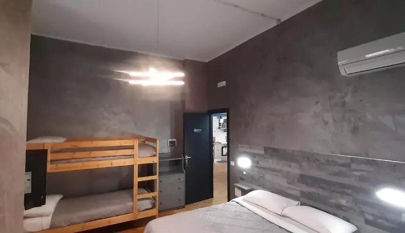 Aamiaismajoitus (B&B) Cairóly Rooms