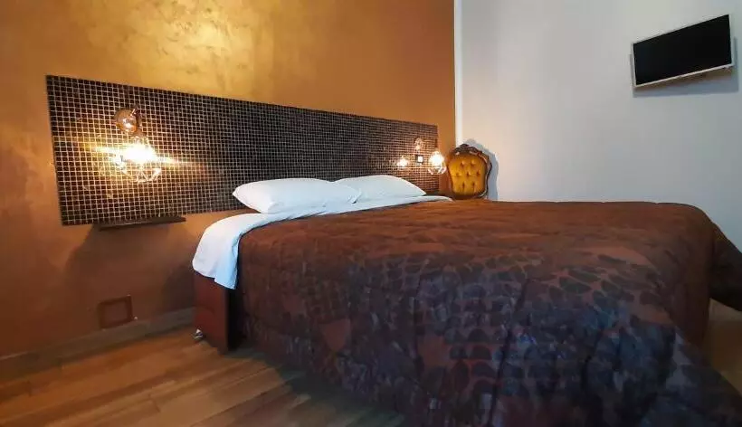 Aamiaismajoitus (B&B) Cairóly Rooms