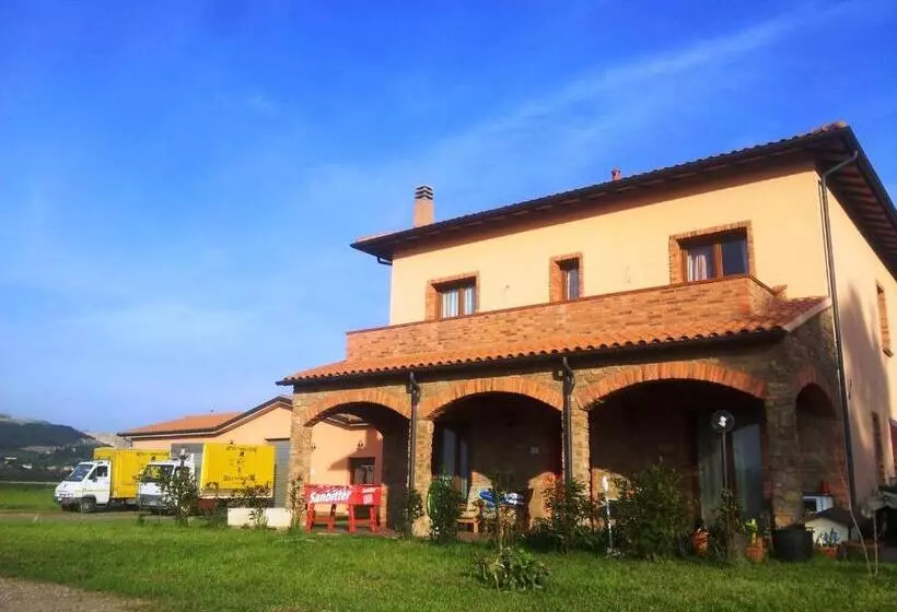 ホテル Agriturismo La Nocciolina