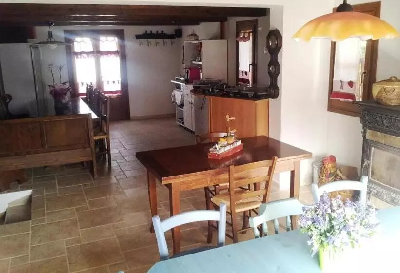 ホテル Agriturismo La Nocciolina