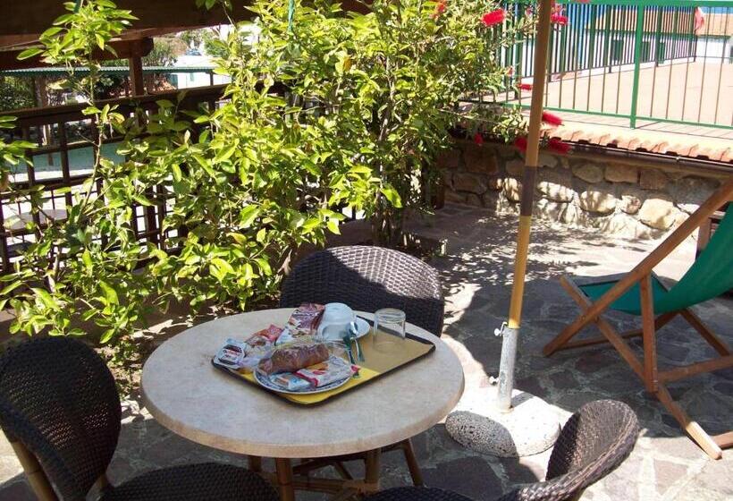 بنسيون Bed & Breakfast Anselmi M&m