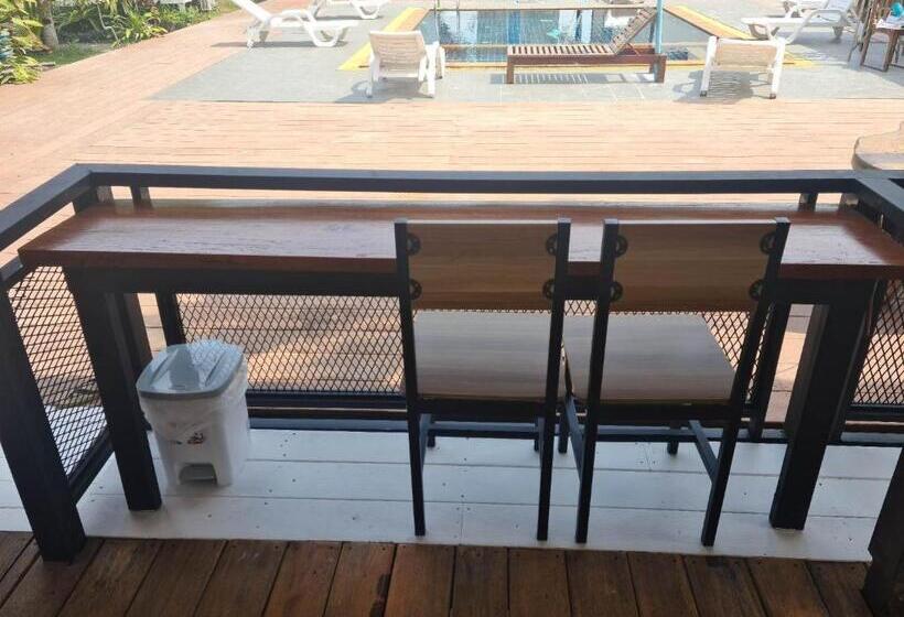 پانسیون Sunrise House