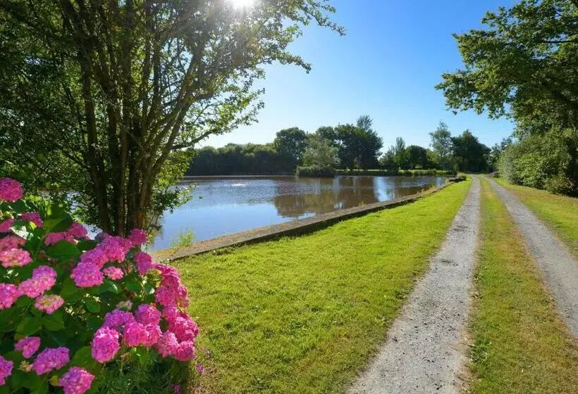 ペンション Le Clos Du Piheux